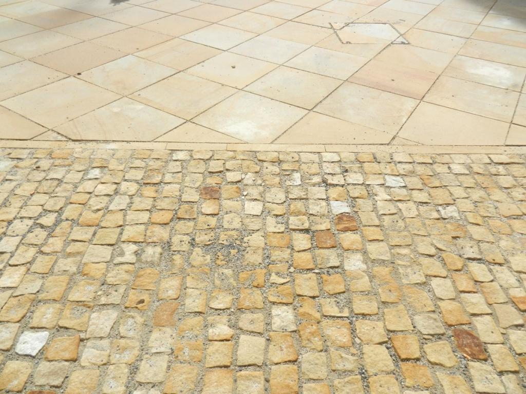 KOSTKA BRUKOWA Z PIASKOWCA JAK GRANITOWA PLAC BRUK