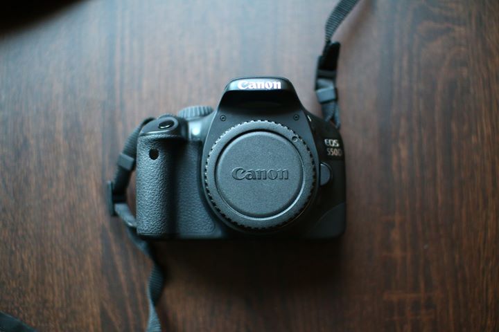 Canon 550D - jak nowy 2 tys przebieg + 16gb sd