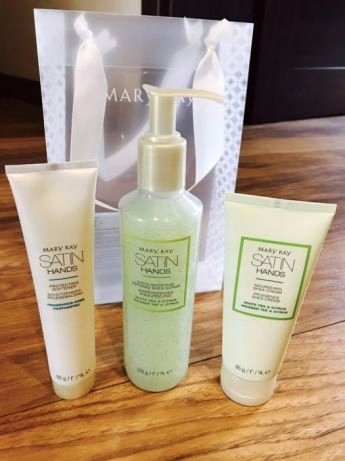 Zestaw Satynowe Dłonie Mary Kay + gratis