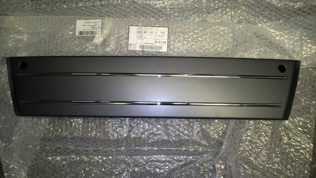 AUDI Q5 RAMKA TABLICY REJESTRACYJNEJ 8R0807287A