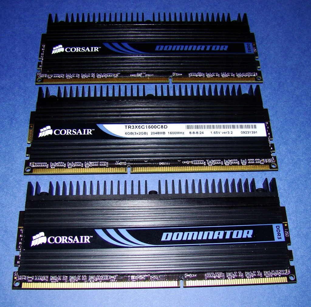 Corsair tr3x6g1600c8d hot sale