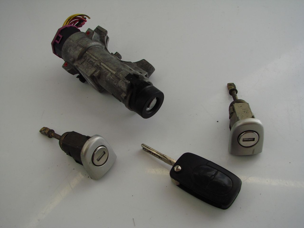 Stacyjka kluczyk wkładki VW Passat B5 1,9 7339447417