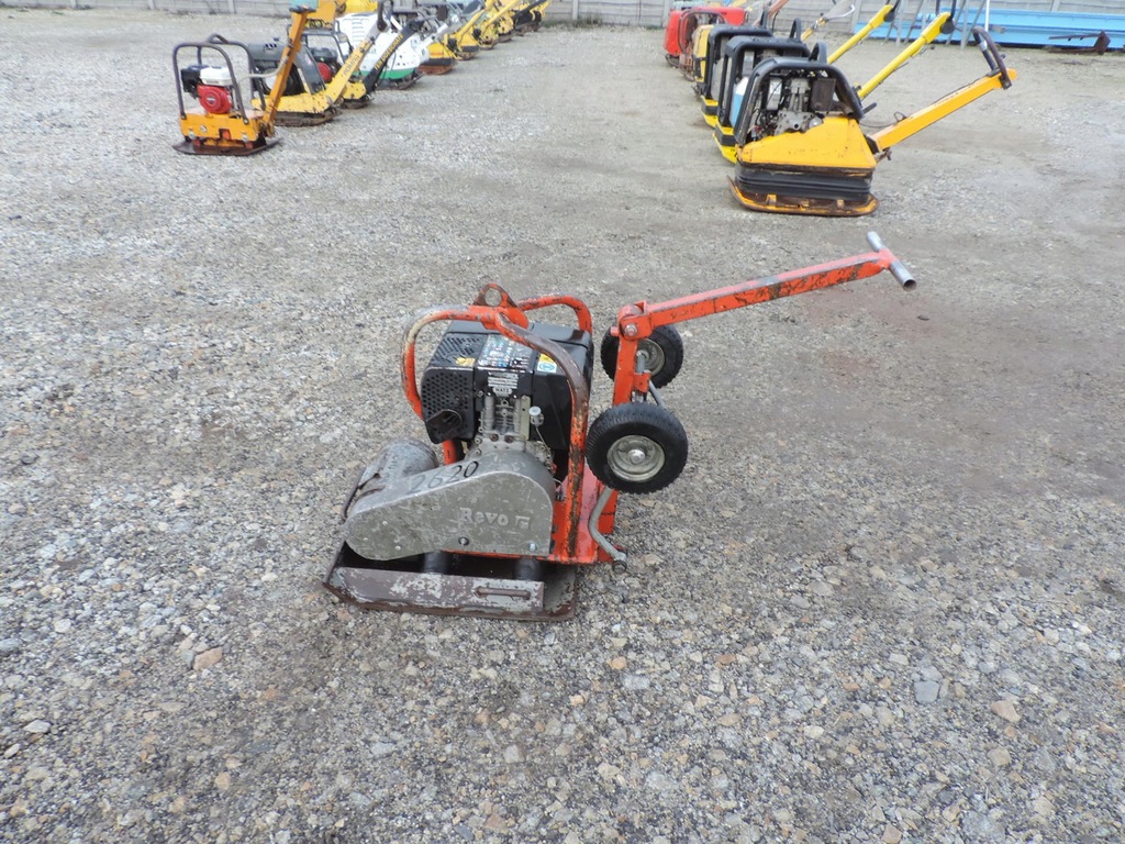 ZAGĘSZCZARKA GRUNTU REVO NEMACO (WACKER BOMAG)