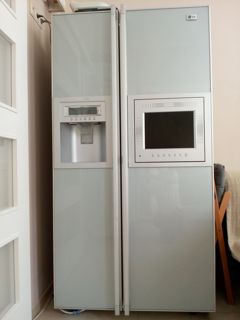 LODÓWKA LG SIDE-BY-SIDE Z TV