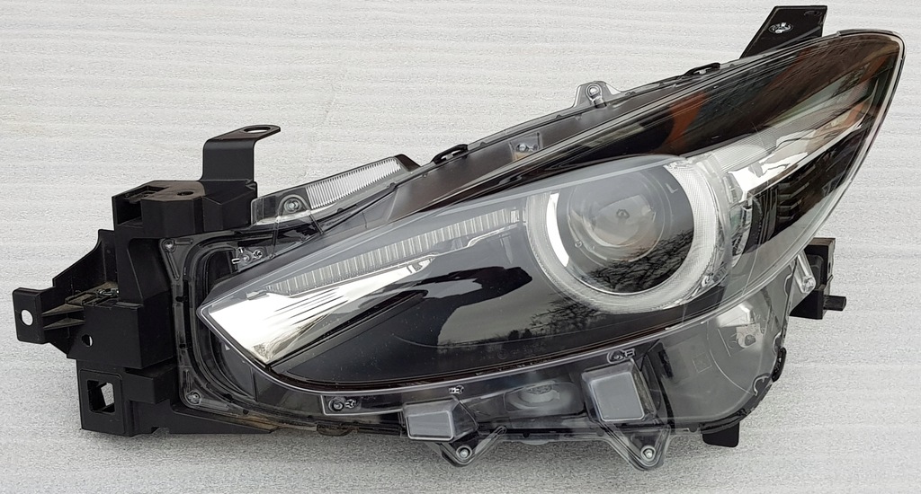 LAMPA REFLEKTOR LEWY MAZDA 3 PRZÓD LED BSP5 51 040