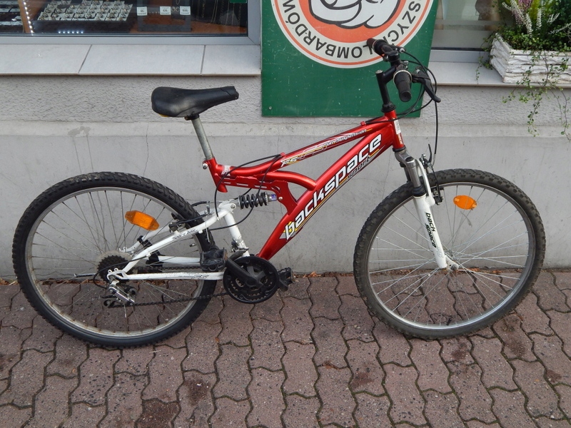 ROWER BACKSPACE CZERWONY KOŁA 26 RAMA 17