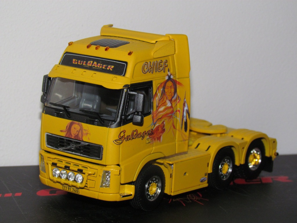 WSI Volvo FH2 Globetrotter The Chief 1:50 Scale Diecast