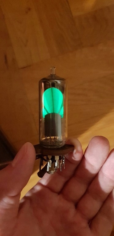Lampa elektronowa em 80 rwn em80