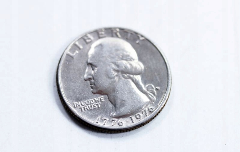 LIBERTY QUARTER DOLLAR 1776-1976