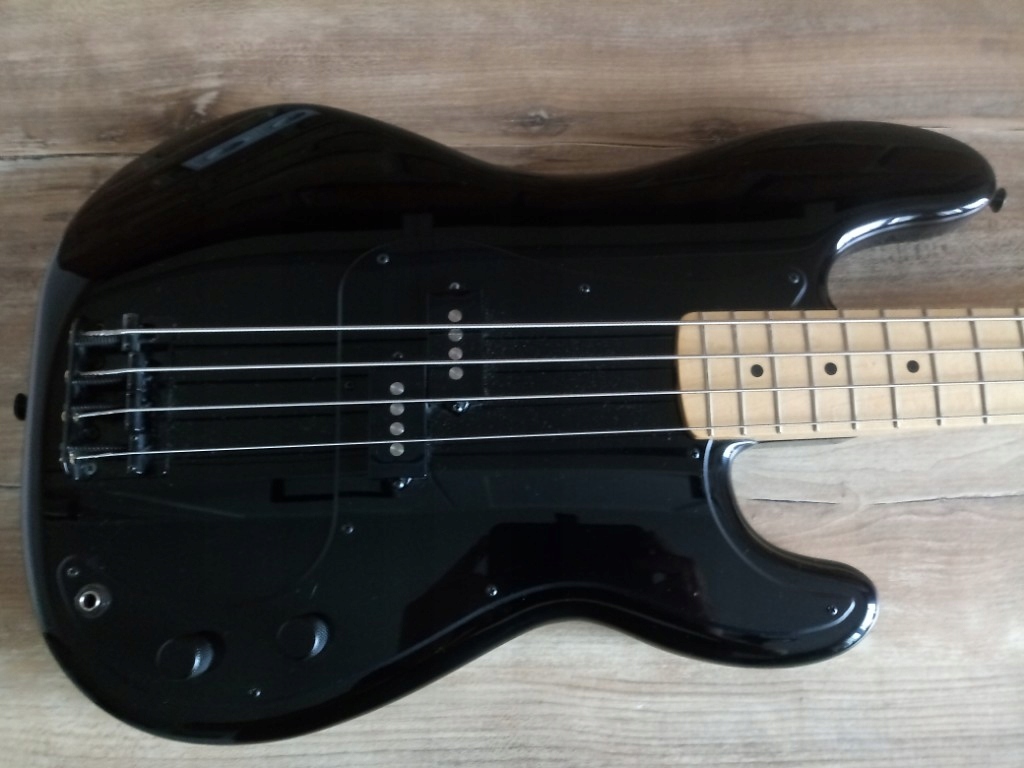 Gitara basowa Fender Roger Waters , precision bass