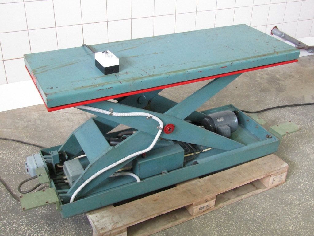 STÓŁ HYDRAULICZNY NOŻYCOWY STENSFORS 500kg 135x50