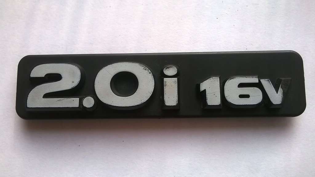 emblemat znaczek logo napis 2.0i 16v 10,6/2,4 cm