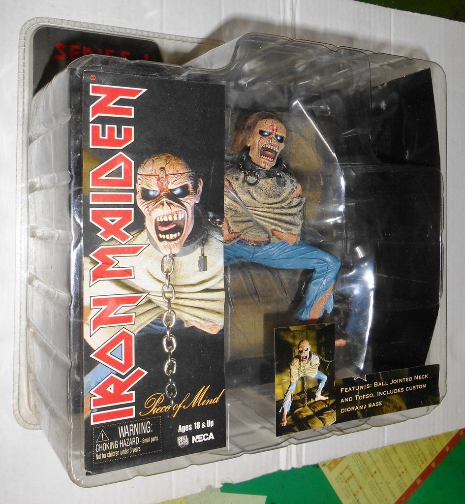 Iron Maiden Eddie NECA製フィギュア2体セット NECA Iron Maiden Piece of Mind Eddie Retro Clothed 8