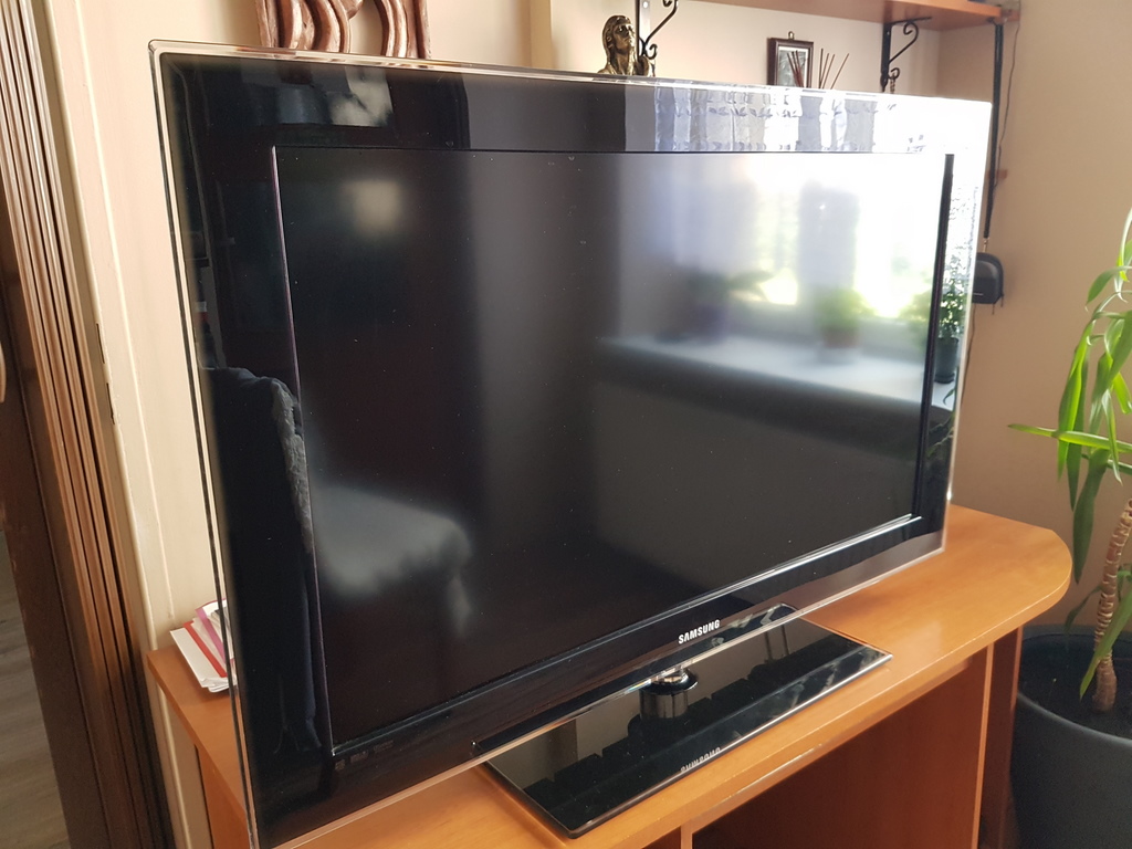 Telewizor Samsung 40 LCD LE40B620R3W - stan BDB