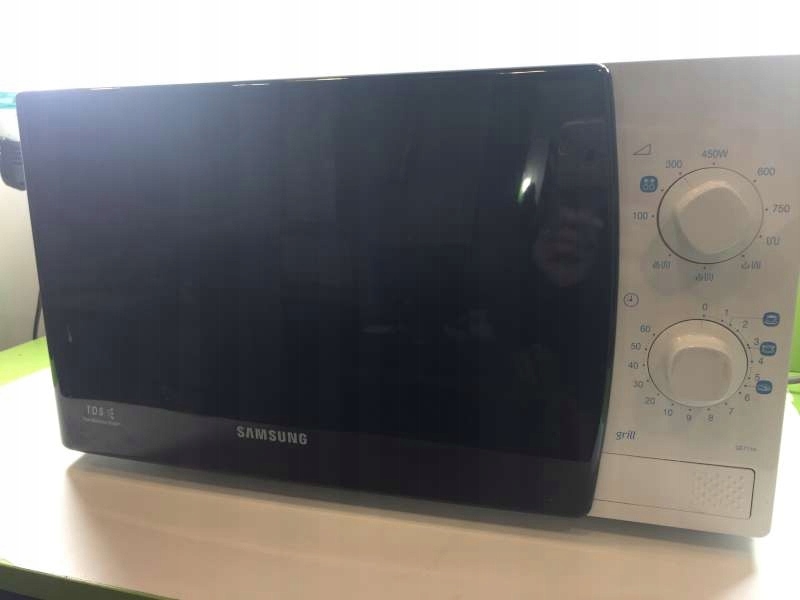 KUCHENKA MIKROFALOWA SAMSUNG GE711K