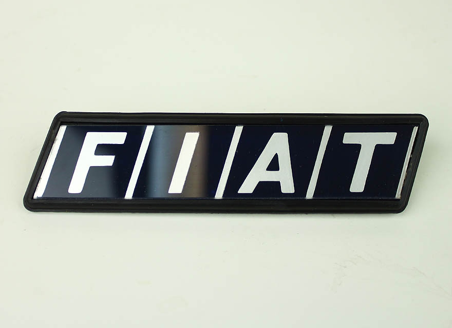 Znaczek emblemat Maluch Fiat 126p + kołki 7094058479