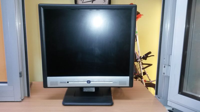 MONITOR BENQ 17'' FP767-12 KABEL