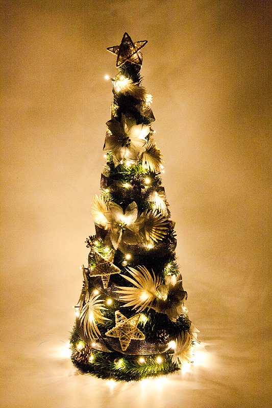 CHOINKA STOŻEK Z DEKORACJĄ GRATIS LED 100CM