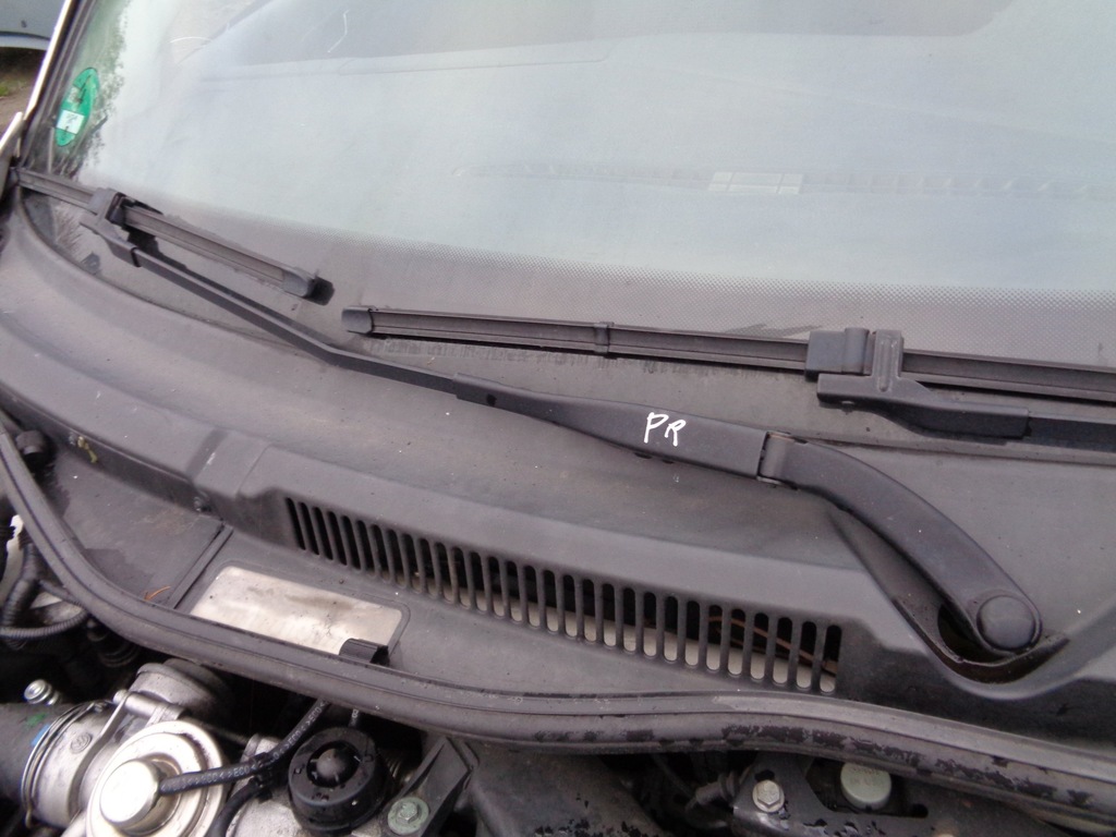 RAMIĘ WYCIERACZKI PRAWE PRZÓD VW GOLF IV 4 AERO FV