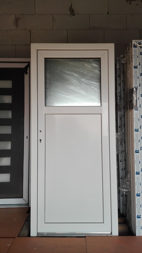 DRZWI PCV-PVC  SKLEPOWE INWENTARSKIE 88X198 98X198