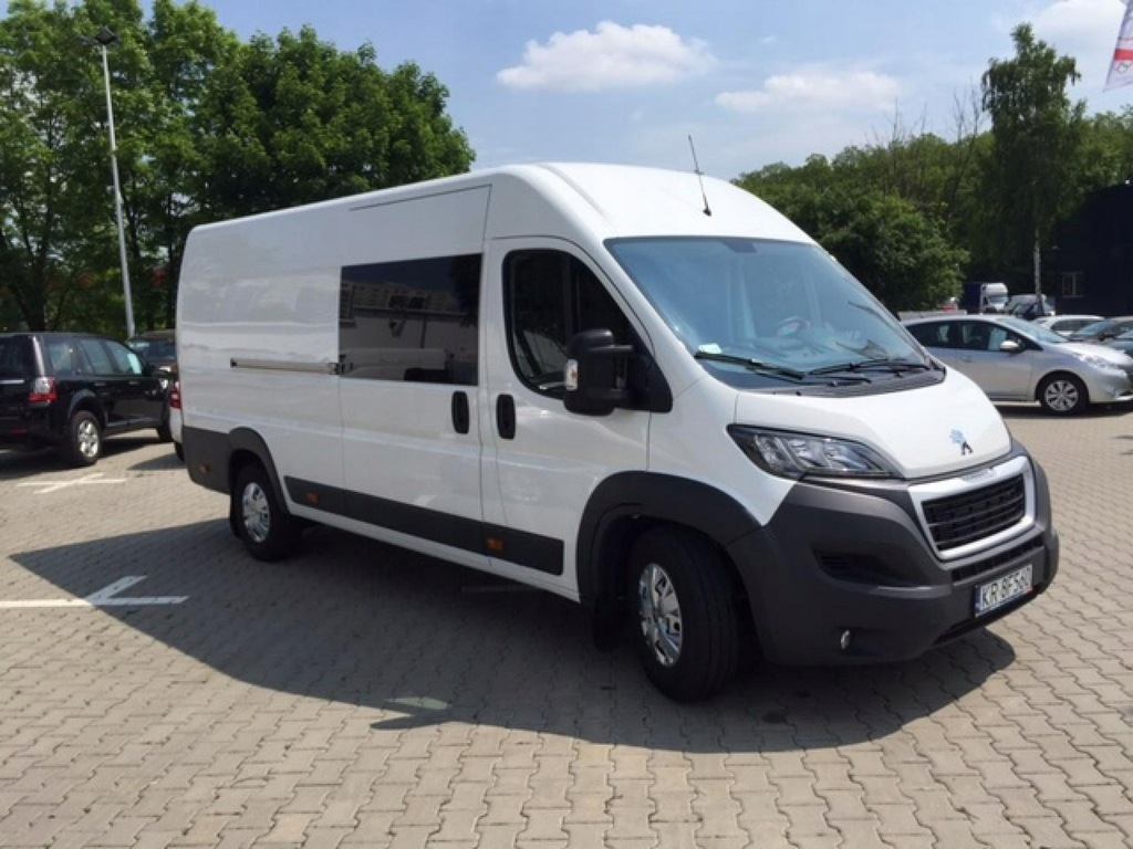 Peugeot Boxer 7 OSOBOWY , wyprzedaż rocznika 2018