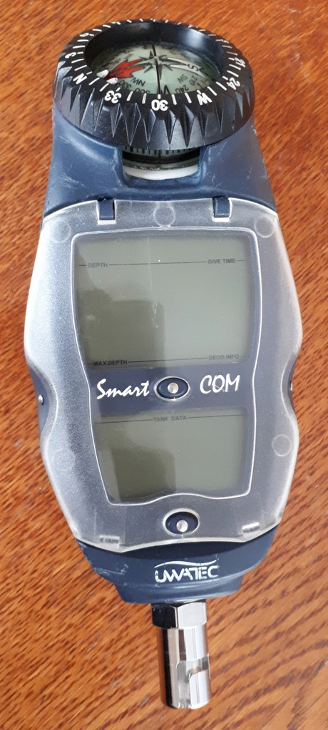 Uwatec Smart Com z kompasem i szybkozłączką.