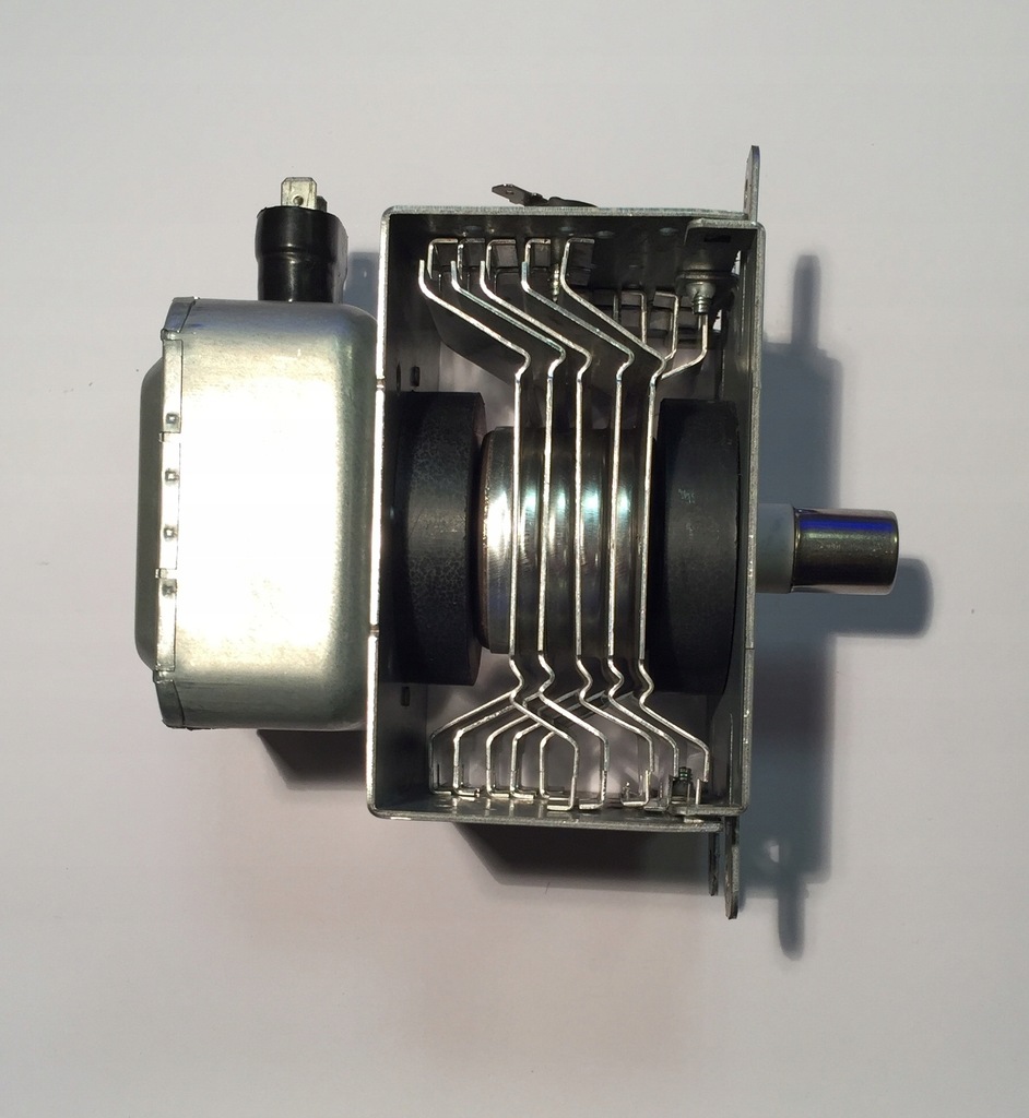 MAGNETRON GENERATOR MIKROFAL