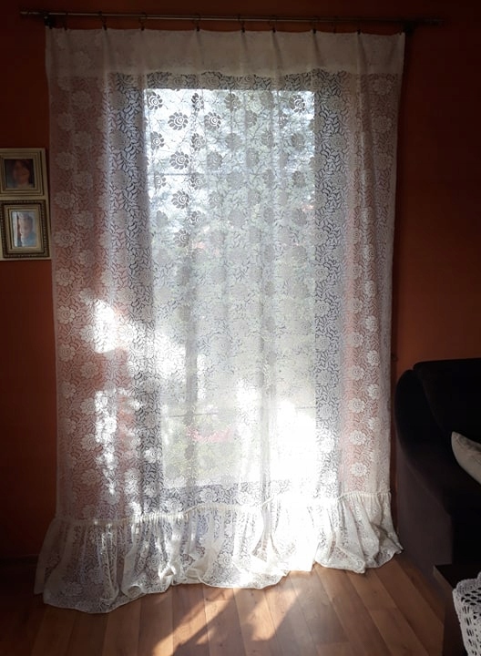 Biała firanka firana do okna balkonowego