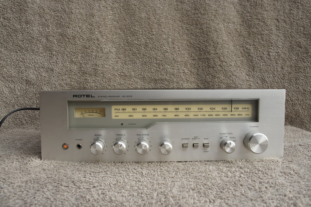 wzmacniacz amplituner Rotel RX 203 vintage