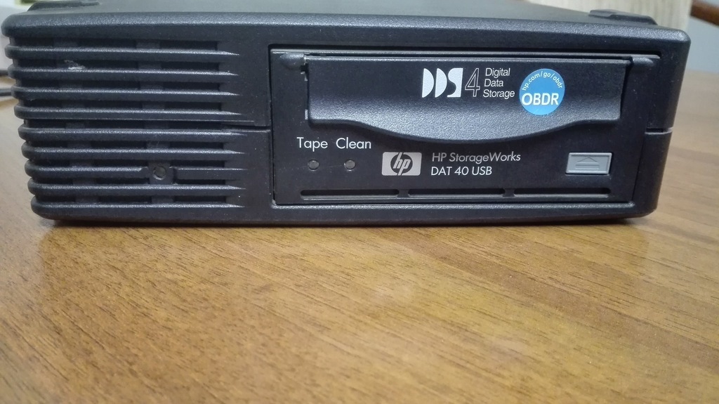 HP Storage Works DAT 40 USB + kasety