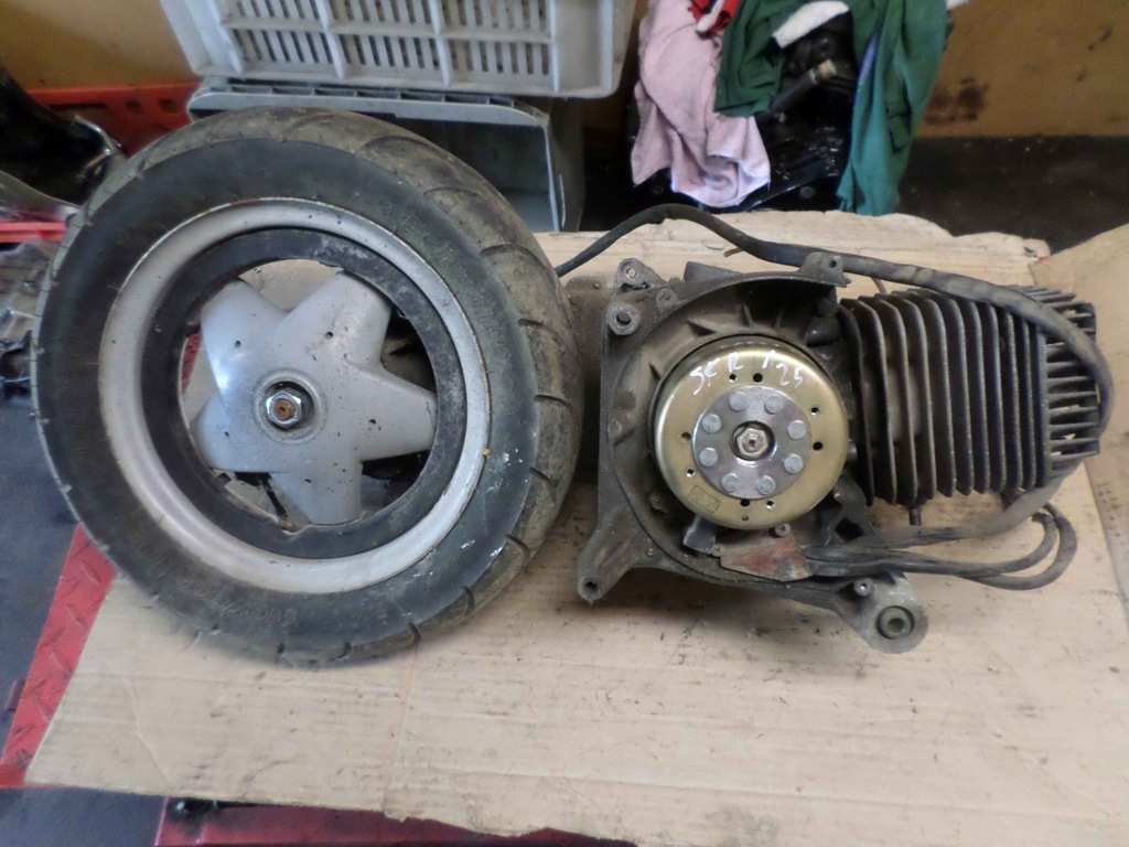 PIAGGIO SKR 125 2T silnik zapłon kartery 