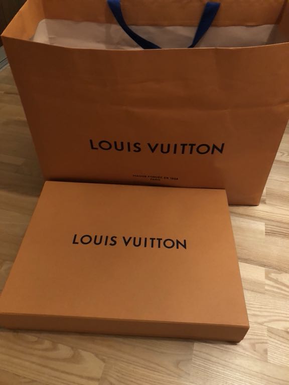 Opakowania po torebce Louis Vuitton