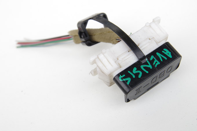 GNIAZDO OBD II 2 TOYOTA AVENSIS T25 ORYGINAŁ