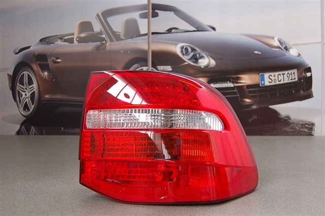 Porsche Cayenne 957 LAMPA LED tyl tylna NEW prawa