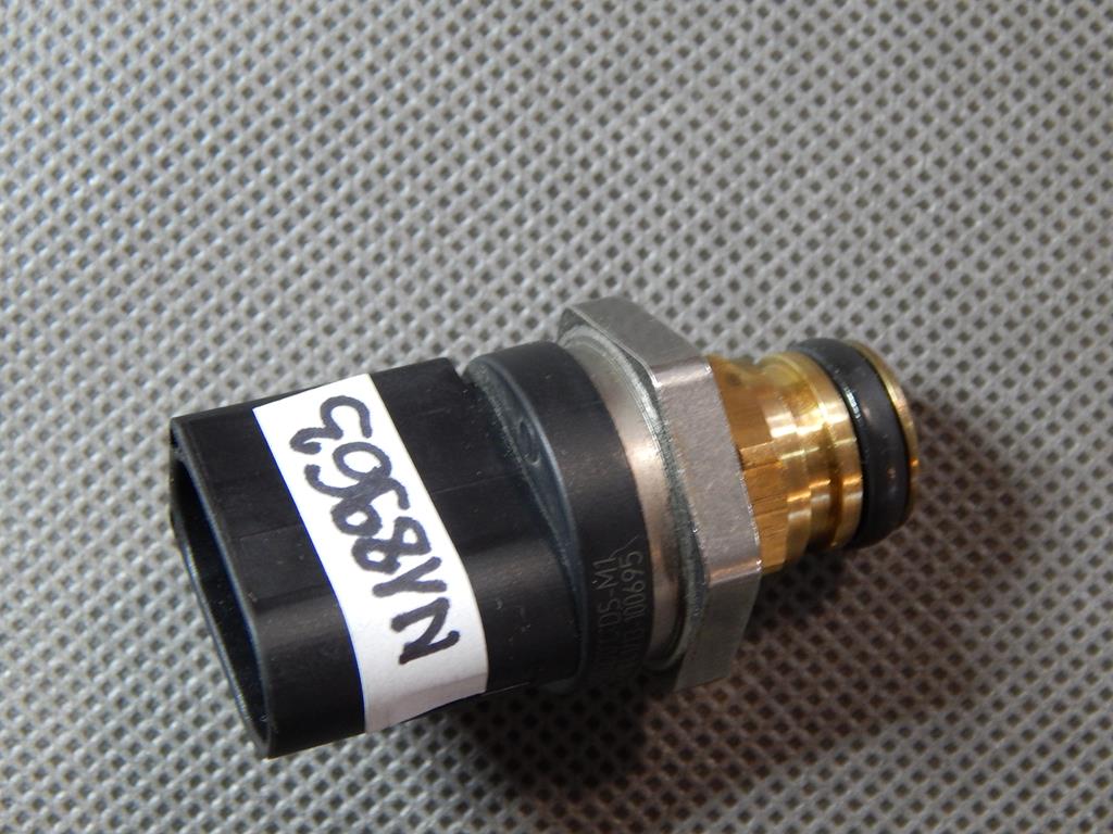AUDI A3 S3 8V PRESSURE SENSOR 06H906051F