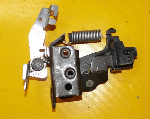 bracket lock bonnet boot NISSAN SENTRA B16