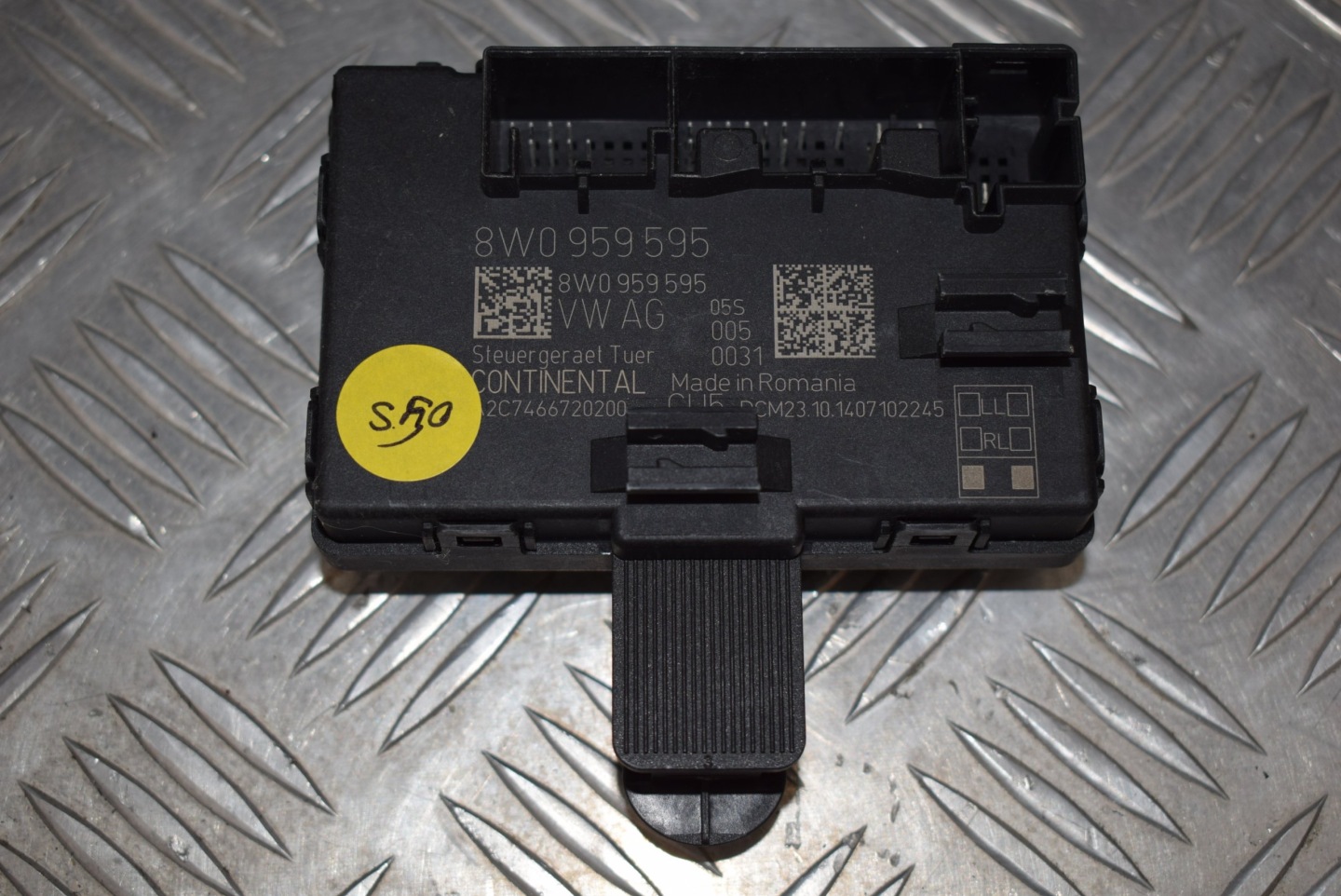 module door right rear part AUDI A4 8W0 B9 8W0959595