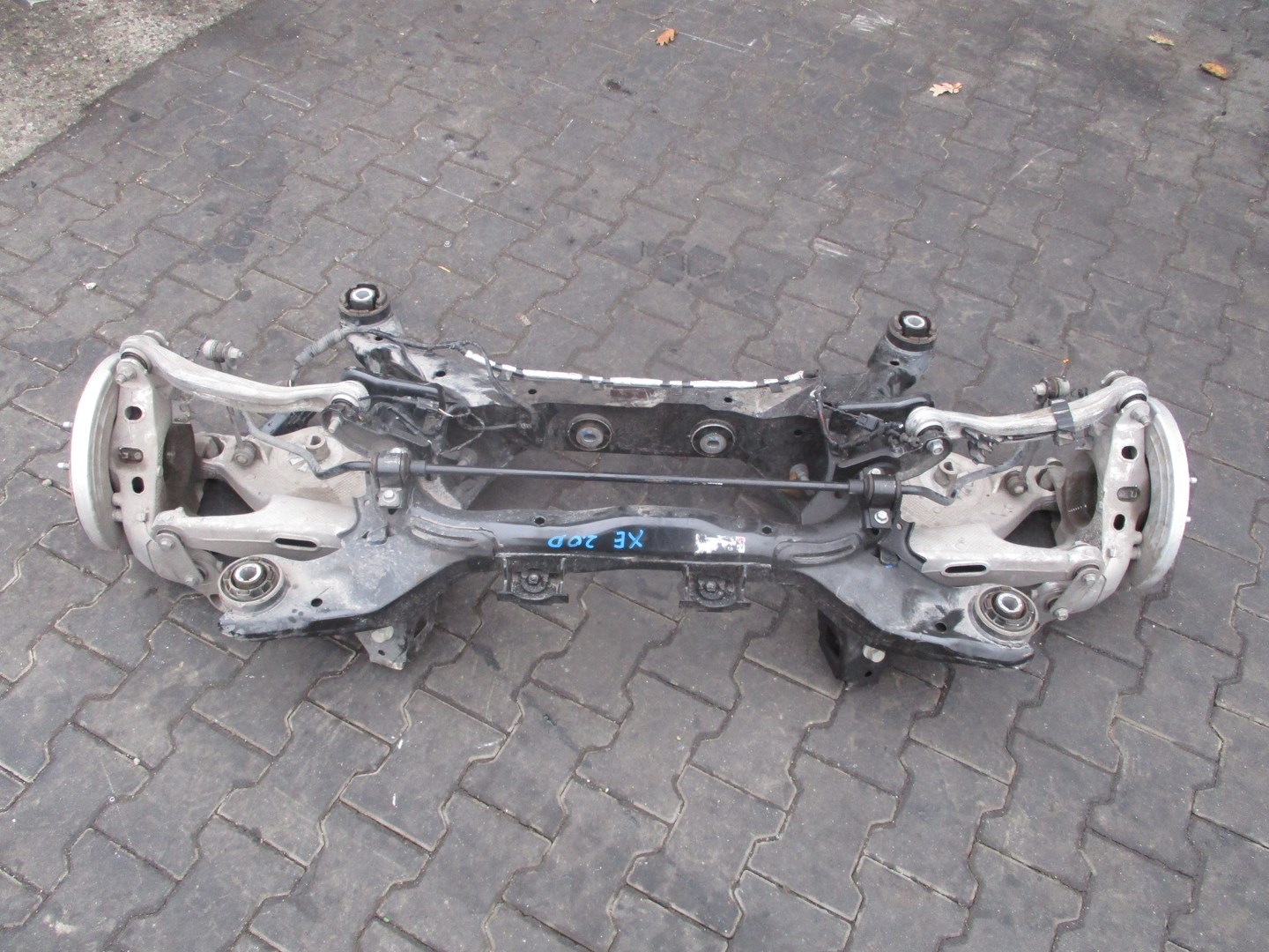 ACHSTRÄGER HECK JAGUAR XE 2,0D