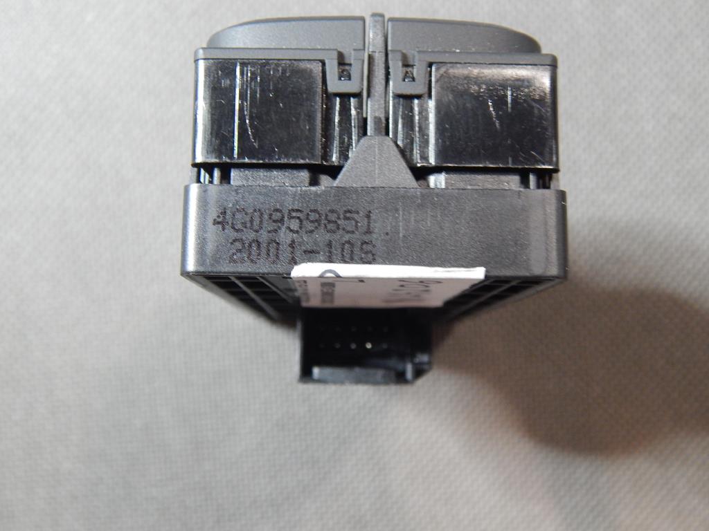 AUDI A6 S6 ovladac oken levý předek 4G0959851