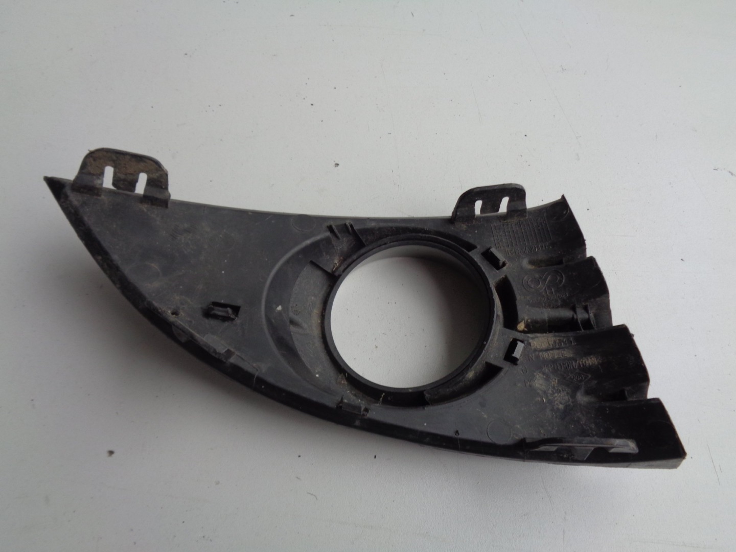 grid of a bumper left RENAULT SCENIC II
