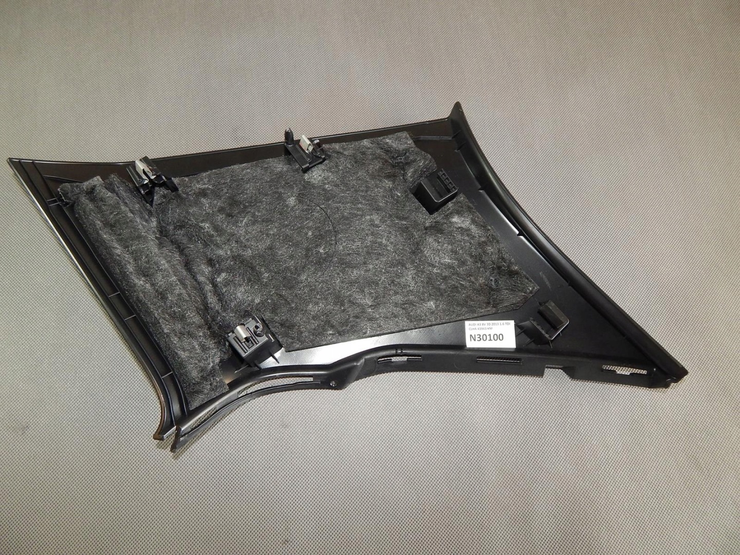 AUDI A3 8V cover SLUPKA left 8V3867287
