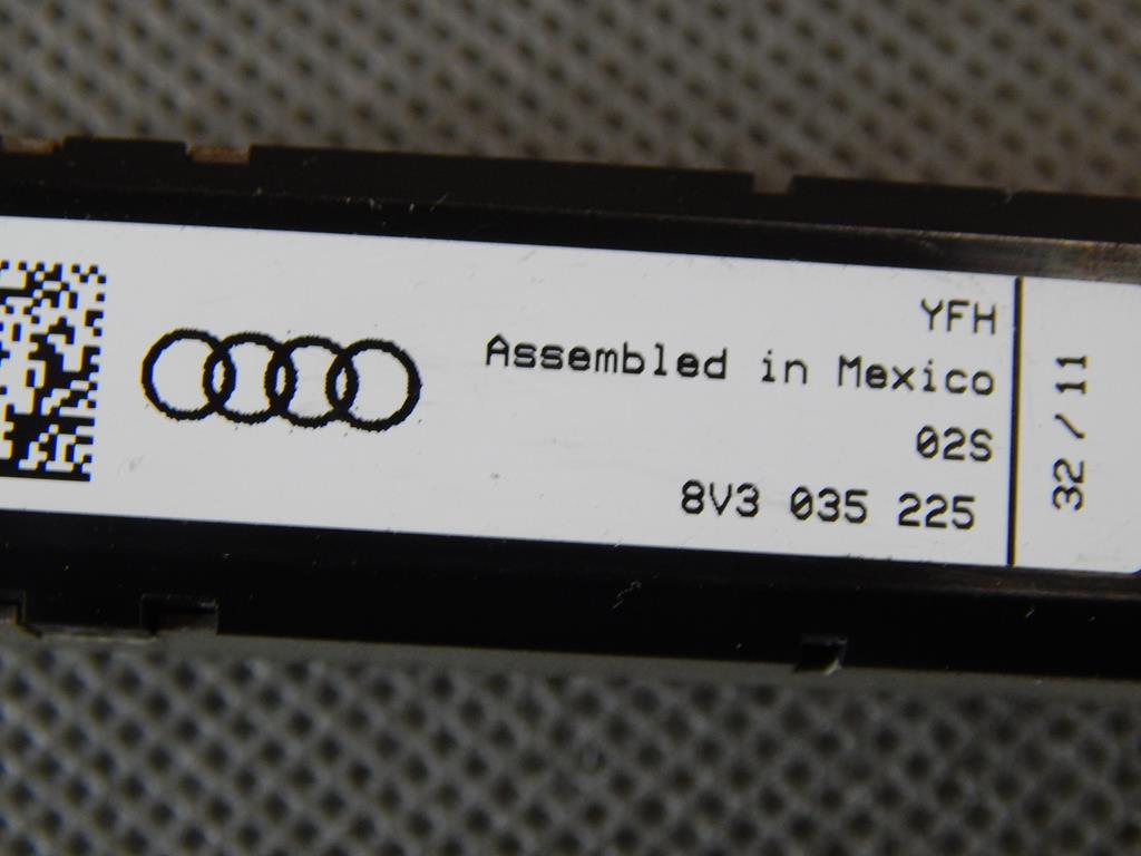 AUDI A3 8V antenna amplifier 8V3035225