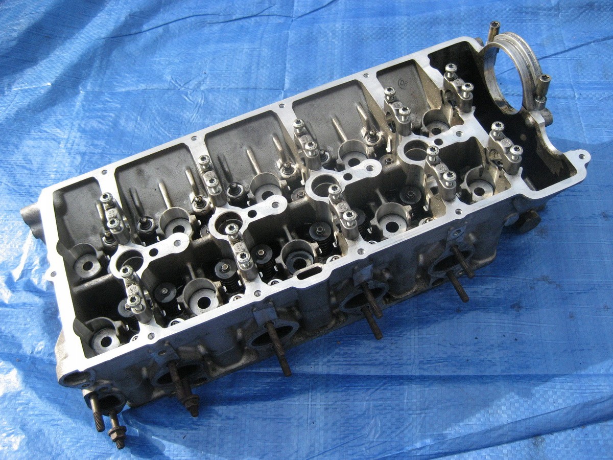 head. right BMW 740D E38 M67 4.0D