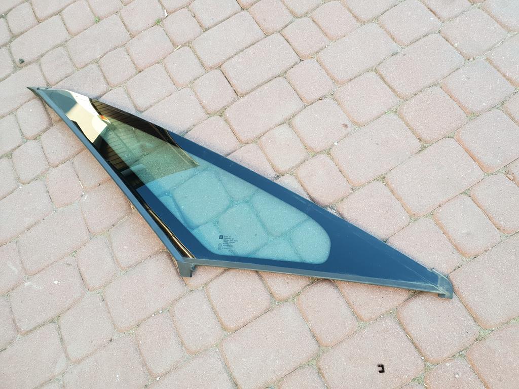 window front side right Opel Zafira C 2015r
