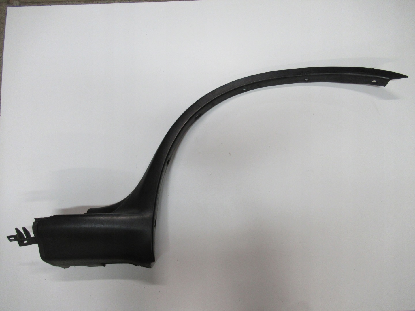 BMW E53 lista fedél sárvédöt bal far 8402337