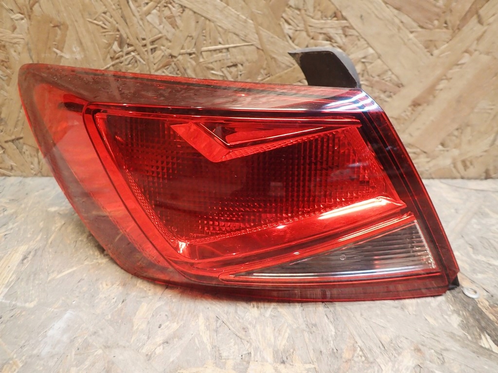light left rear left rear part SEAT LEON 5F0945095C HB