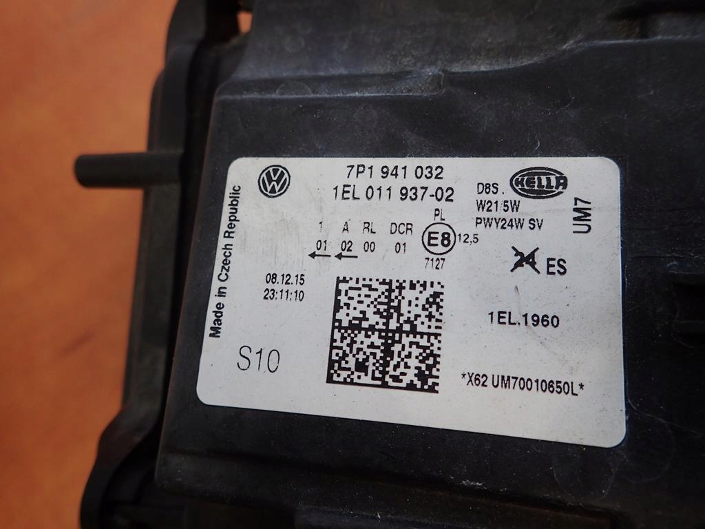 light front right VW TOUAREG LIFT 14- BI-XENON