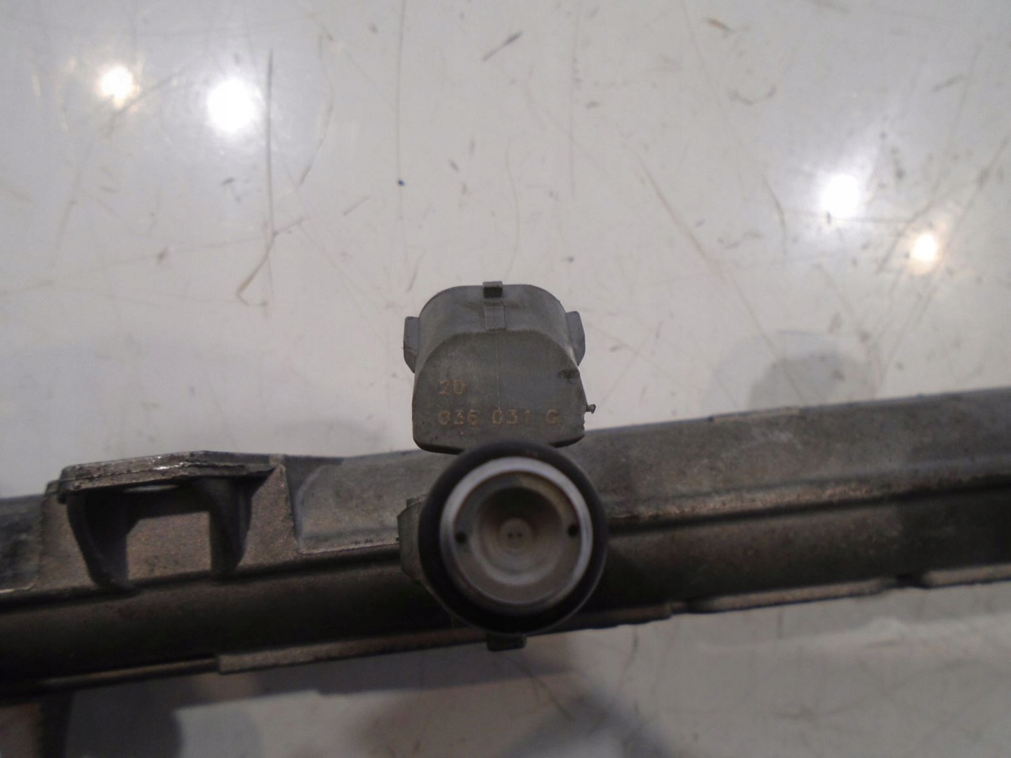 Rampe injection SEAT IBIZA II FL 036133319AA