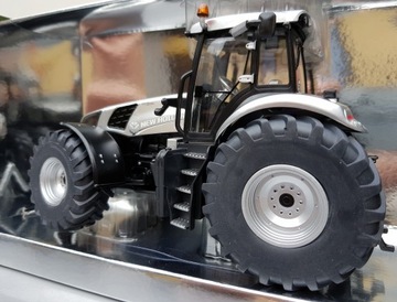 Siku 4488 - Трактор New Holland T8.420-Silver Edition 1:32