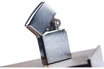 Зажигалка ZIPPO z200 в деревянной коробке с гравировкой RR